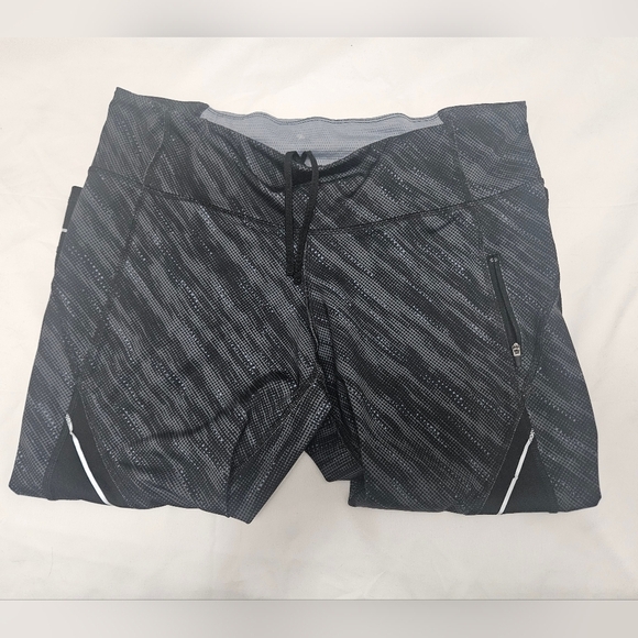 Champion Mid Rise Cropped Plus Size Leggings! - Picture 2 of 7